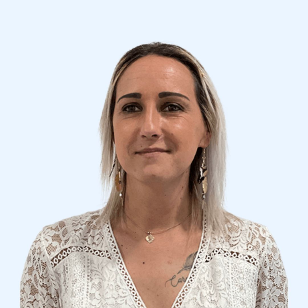 Photo d’une personne travaillant dans une agence AIDADOMI