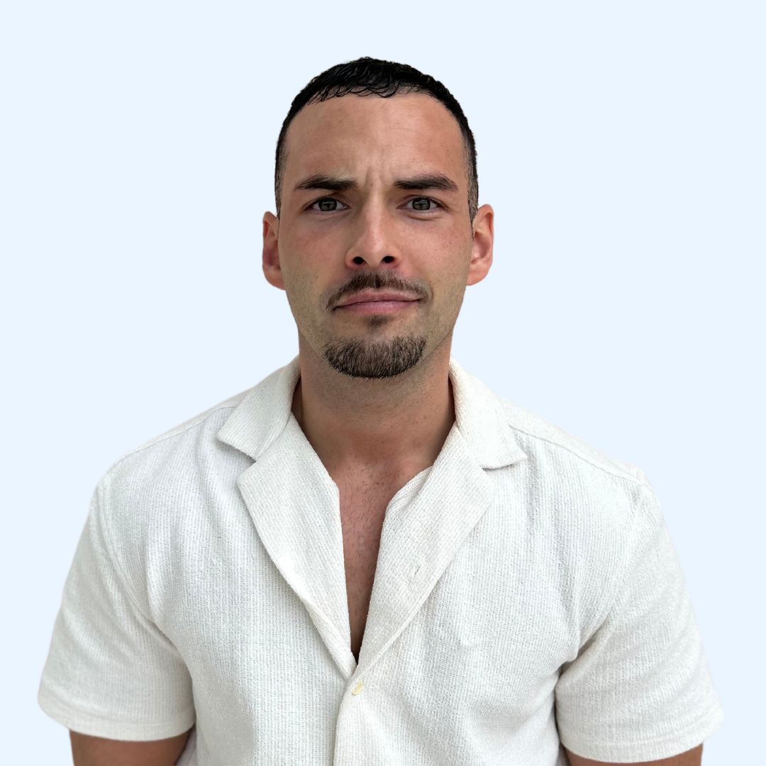 Photo d’une personne travaillant dans une agence AIDADOMI