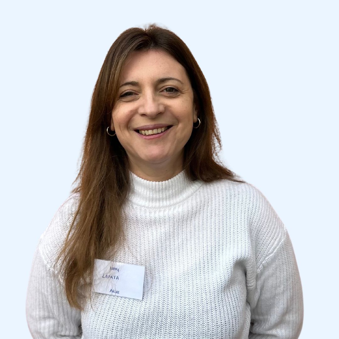 Photo d’une personne travaillant dans une agence AIDADOMI