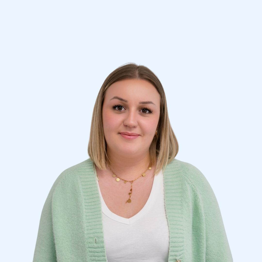 Photo d’une personne travaillant dans une agence AIDADOMI
