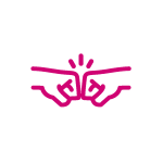 Dessin rose simple de deux mains qui se frappent le poing, avec de petites lignes au-dessus des jointures pour montrer l'impact, sur un fond gris clair - capturant l'esprit Aidadomi de la connexion et du travail d'équipe.